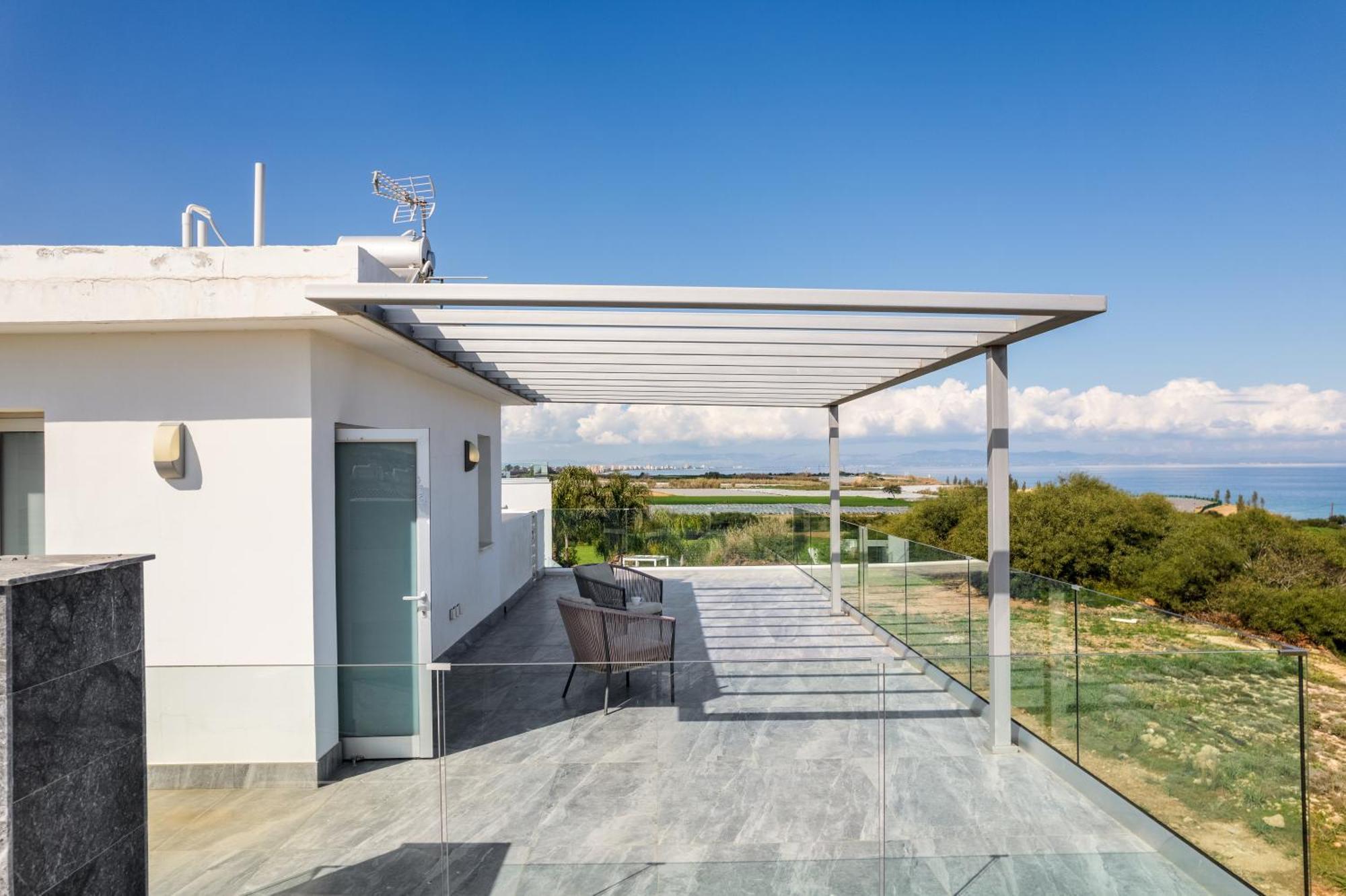 Seaside Luxury Villa Паралимни Екстериор снимка