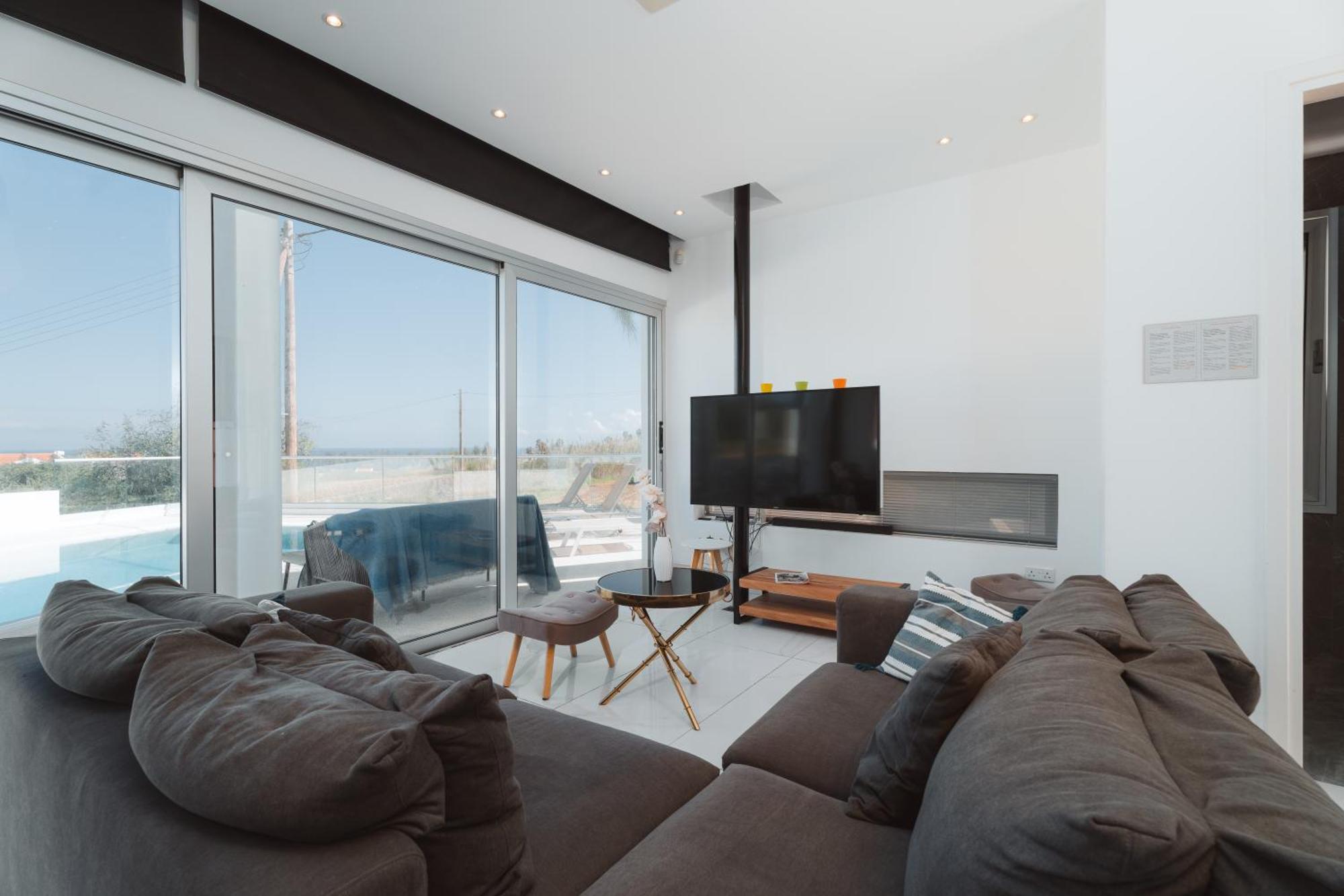 Seaside Luxury Villa Паралимни Екстериор снимка