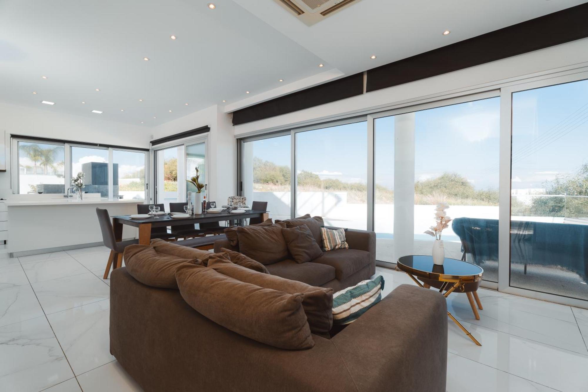 Seaside Luxury Villa Паралимни Екстериор снимка