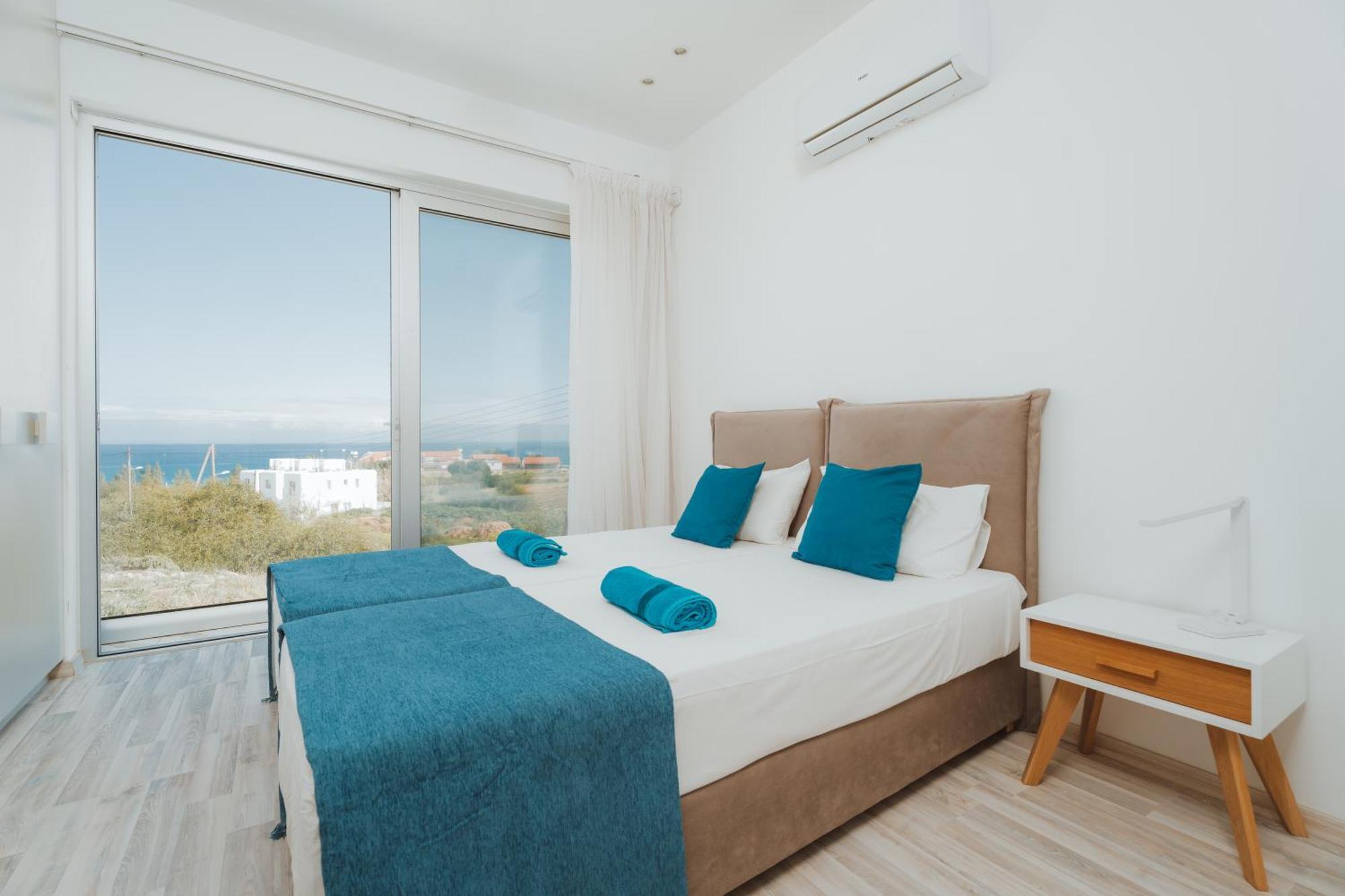 Seaside Luxury Villa Паралимни Екстериор снимка