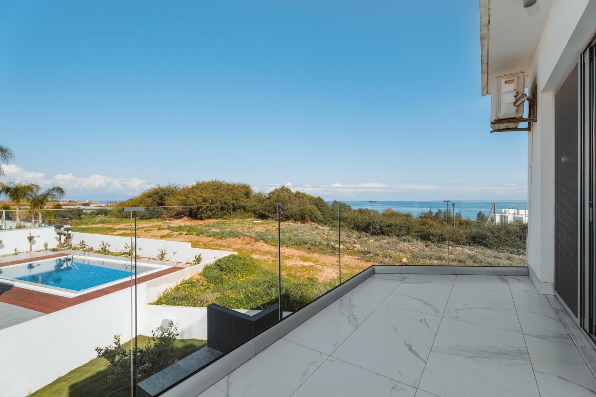 Seaside Luxury Villa Паралимни Екстериор снимка